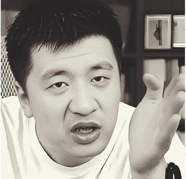  千万家庭的升学拐杖：从张雪峰的离世看信息差背后的生存法则 新闻