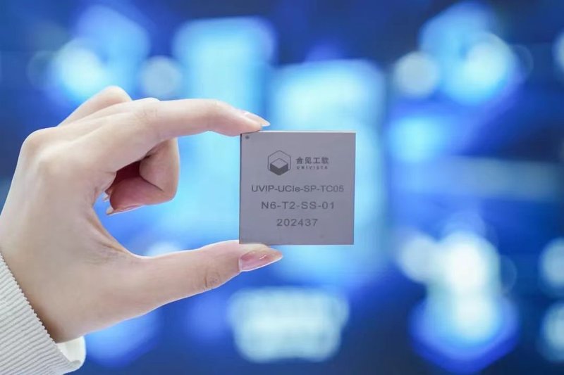  当AI成为同事：企业智能化转型中的困惑、挣扎与突破 企业服务