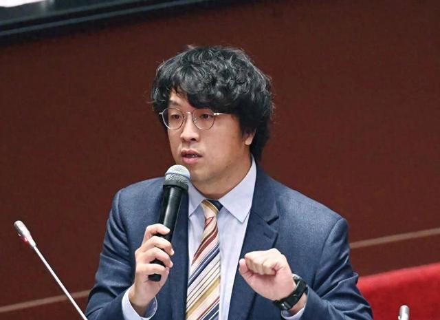  当战将们集体沉默：一线视角下的赖清德提名危机 新闻