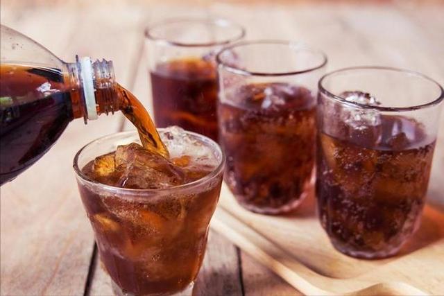  从临床数据到血糖曲线：糖尿病患者必须立即戒断的五类食物 健康养生