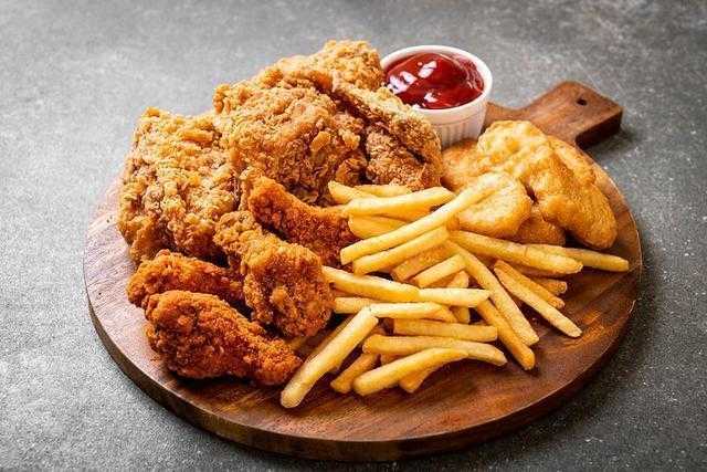  从临床数据到血糖曲线：糖尿病患者必须立即戒断的五类食物 健康养生