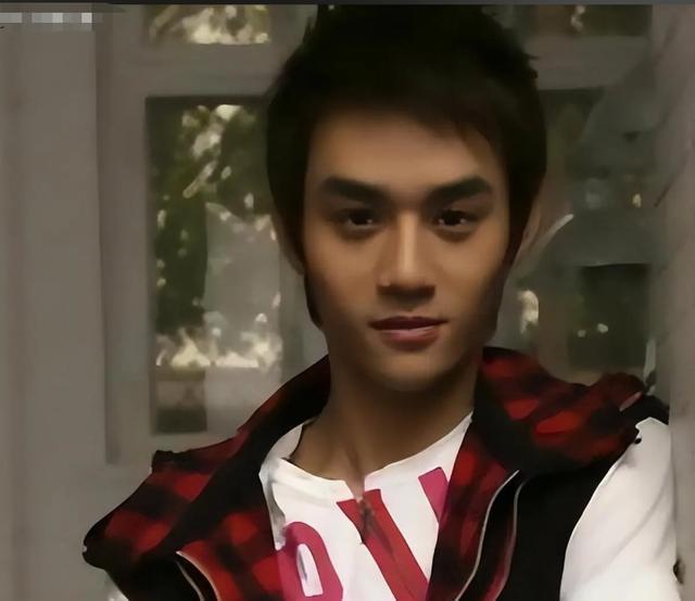  从月薪800到片酬千万：王凯逆袭背后的职业方法论 娱乐新闻